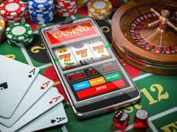 Pengguna memantau keamanan dan aktivitas akun secara real time untuk melindungi akun di platform online